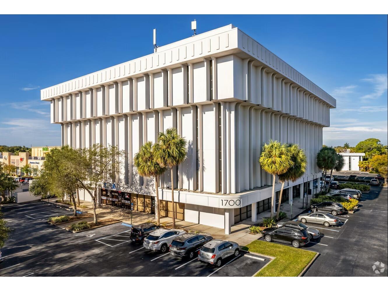 1700 66th Street N Saint Petersburg FL 33710 J997041 image1