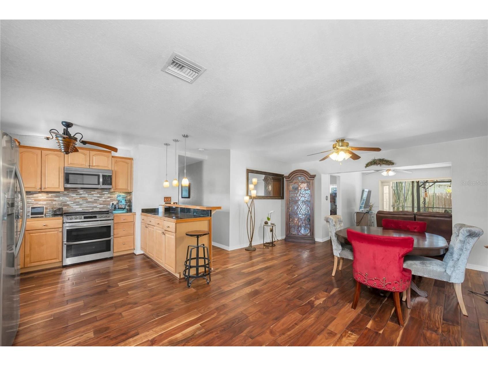 1700 74th Avenue N Saint Petersburg FL 33702 TB8483495 image5