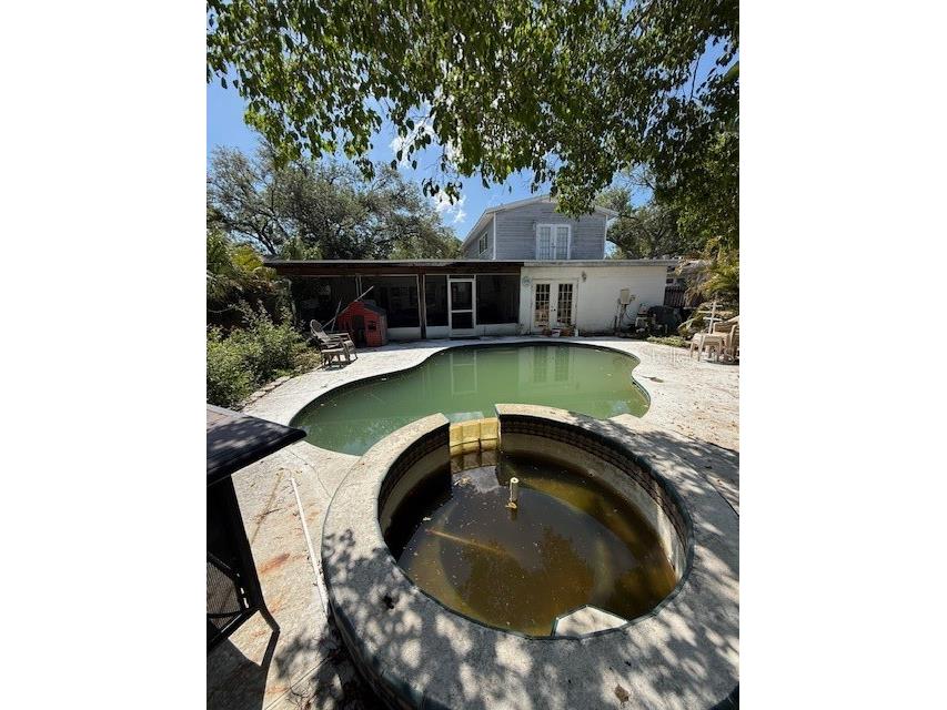 1700 Country Club Road N Saint Petersburg FL 33710 TB8502117 image17