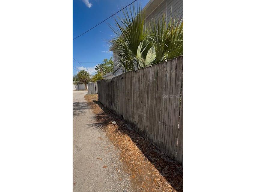 1700 Country Club Road N Saint Petersburg FL 33710 TB8502117 image19
