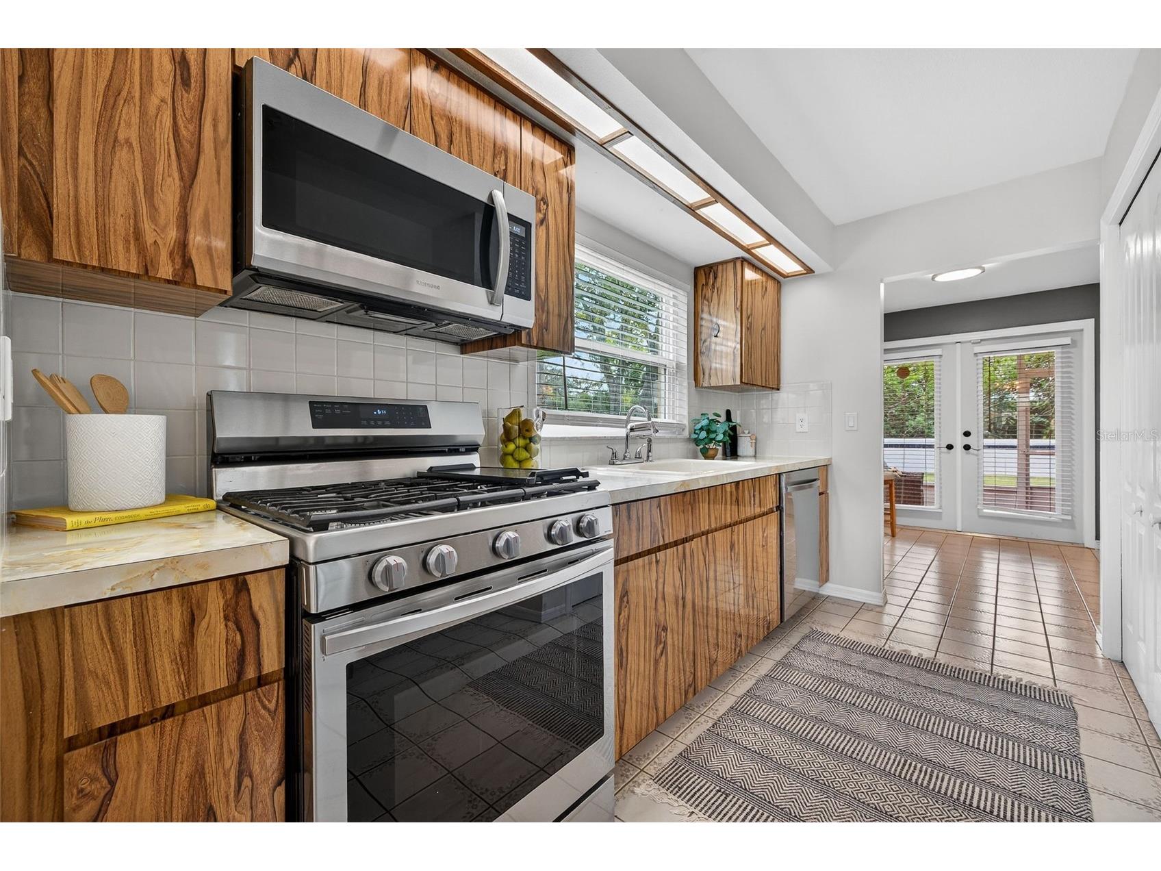 1700 Glen Lakes Boulevard N Saint Petersburg FL 33702 TB8480789 image23