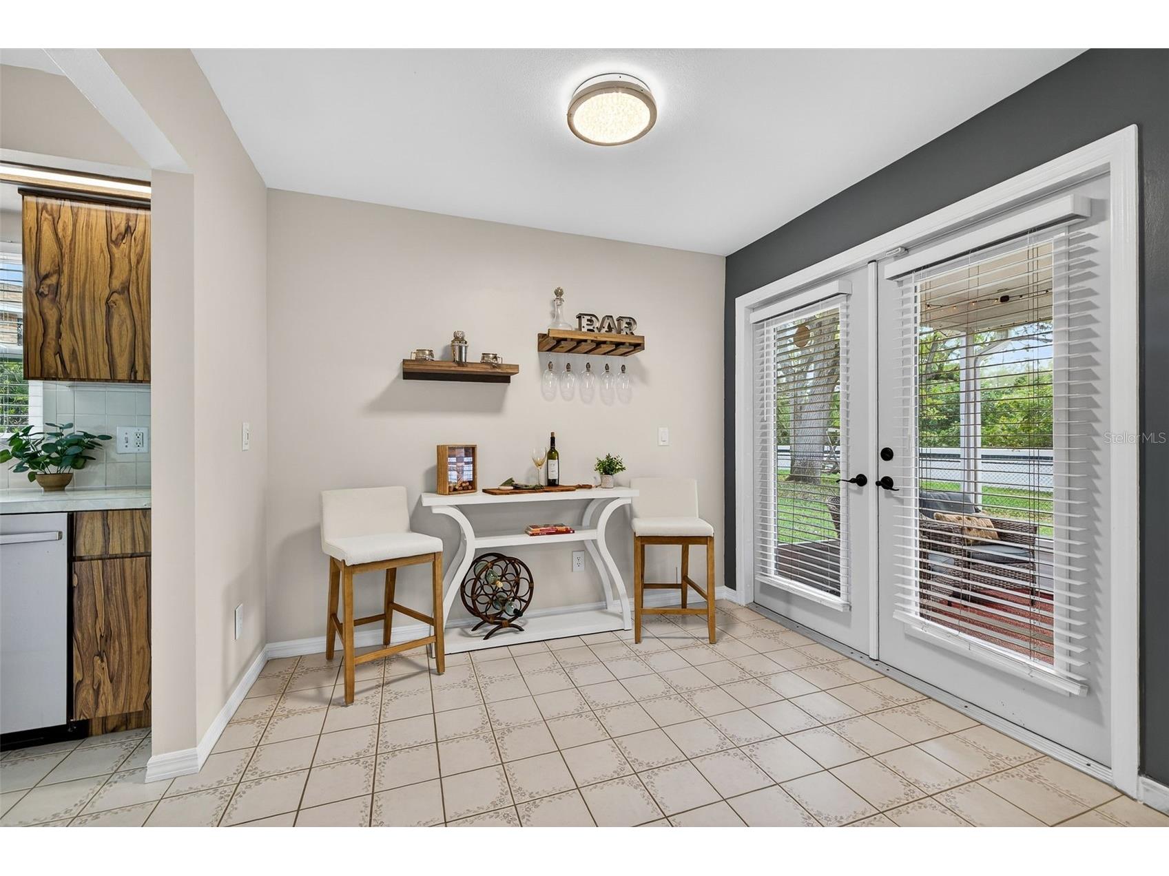 1700 Glen Lakes Boulevard N Saint Petersburg FL 33702 TB8514257 image32