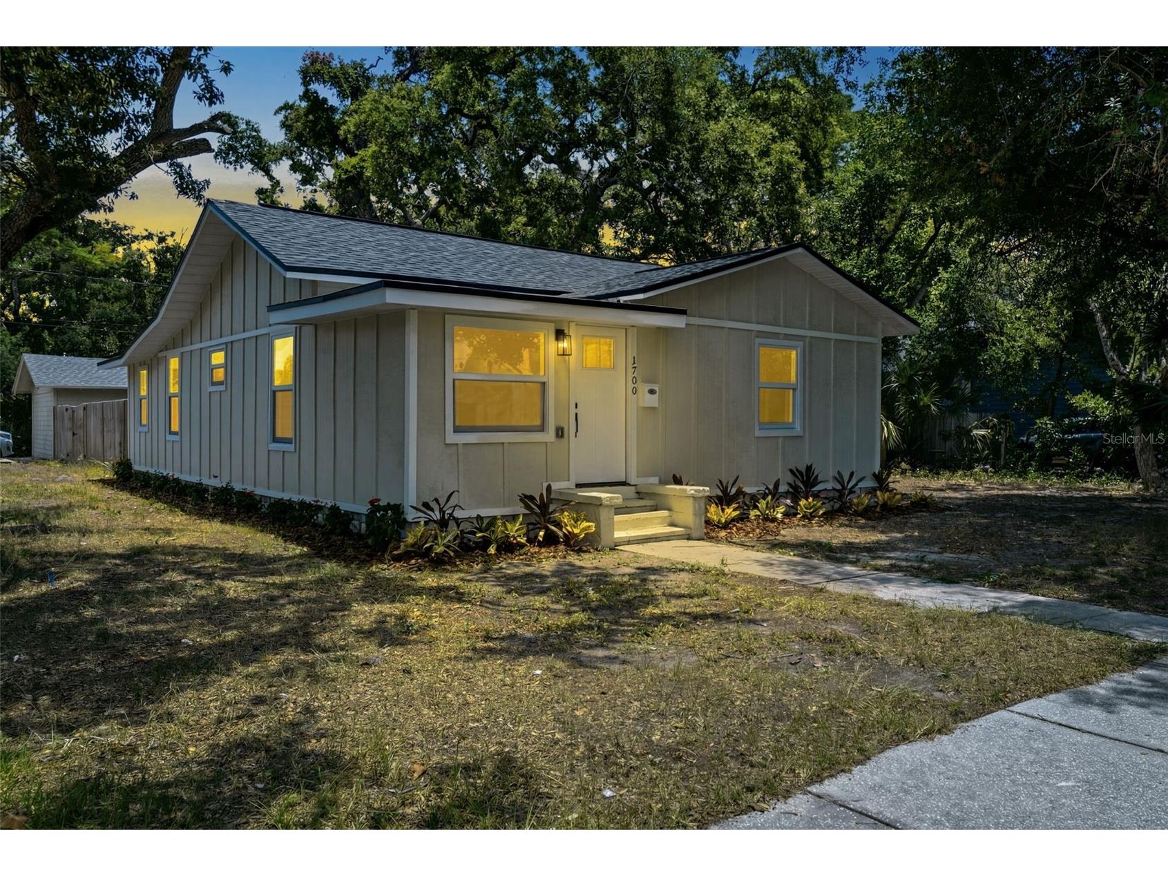 1700 Scranton Street S Saint Petersburg FL 33711 TB8527402 image1