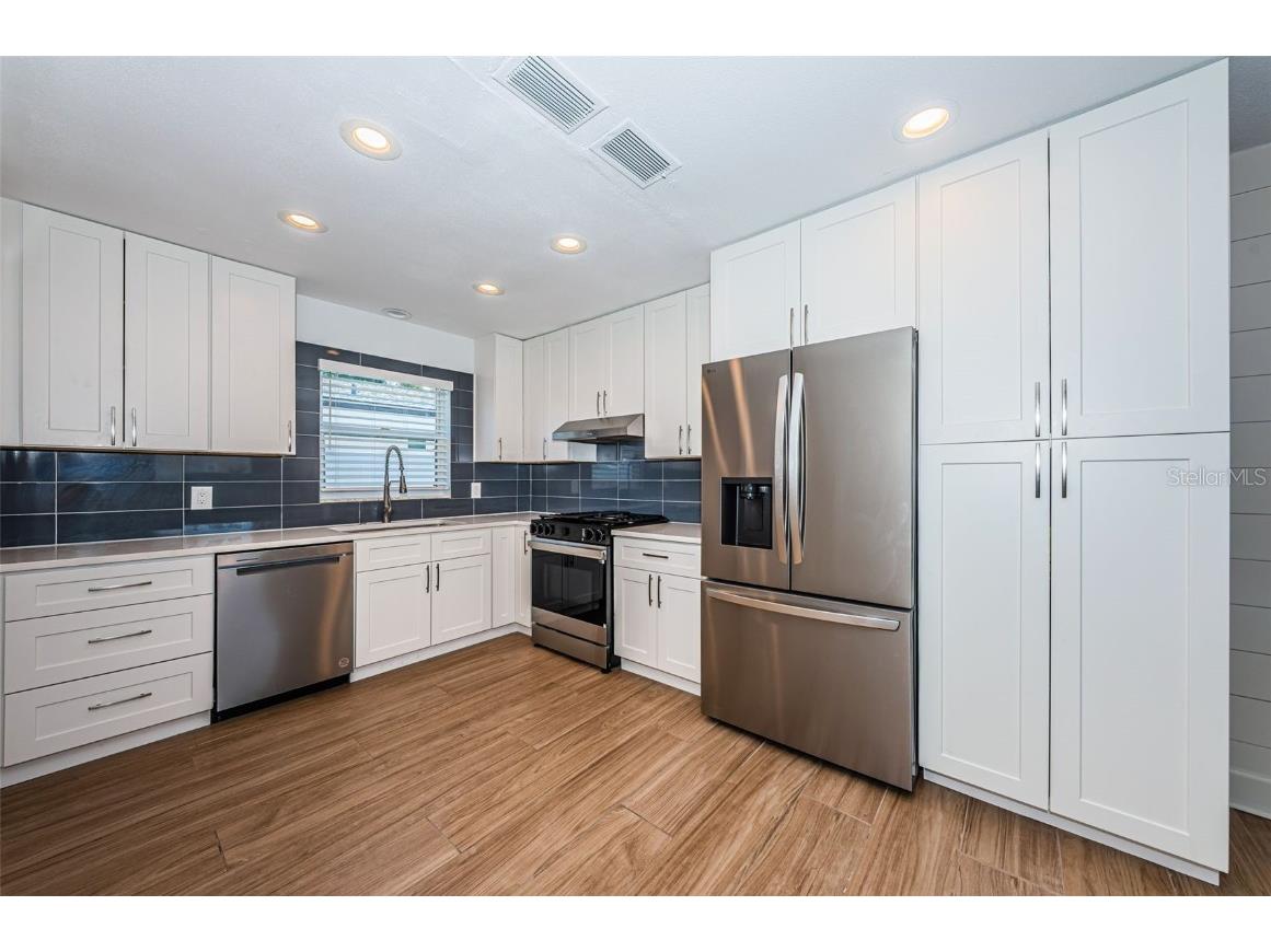 1700 Shore Acres Boulevard NE Saint Petersburg FL 33703 TB8399744 image12