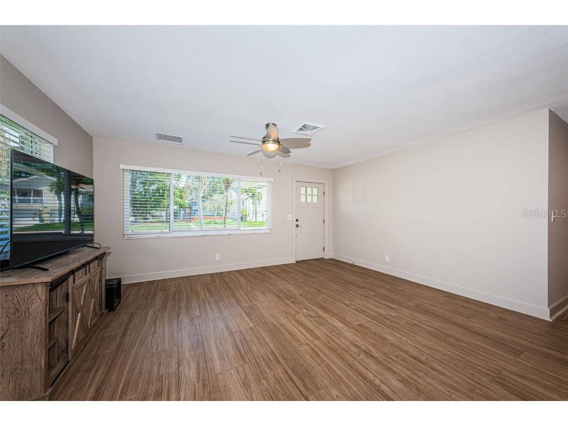 1700 Shore Acres Boulevard NE Saint Petersburg FL 33703 TB8399744 image6