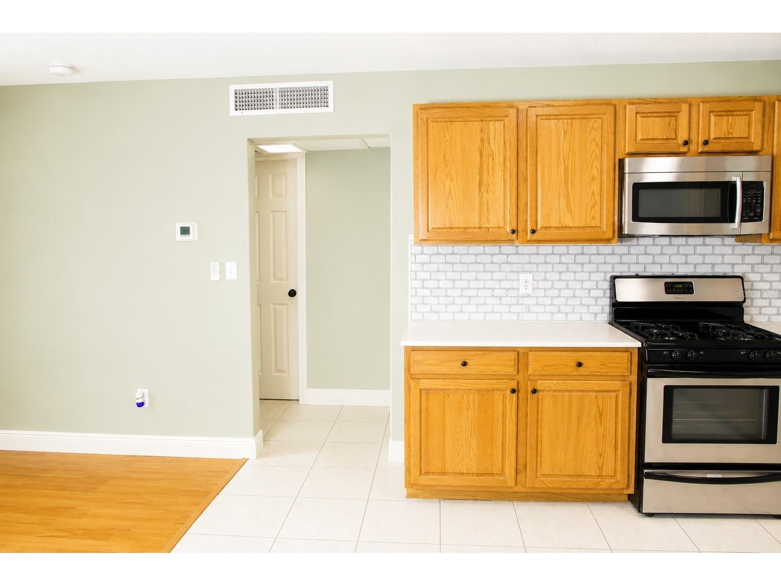 1700 SW 16th Court #D22 Gainesville FL 32608 GC539821 image5