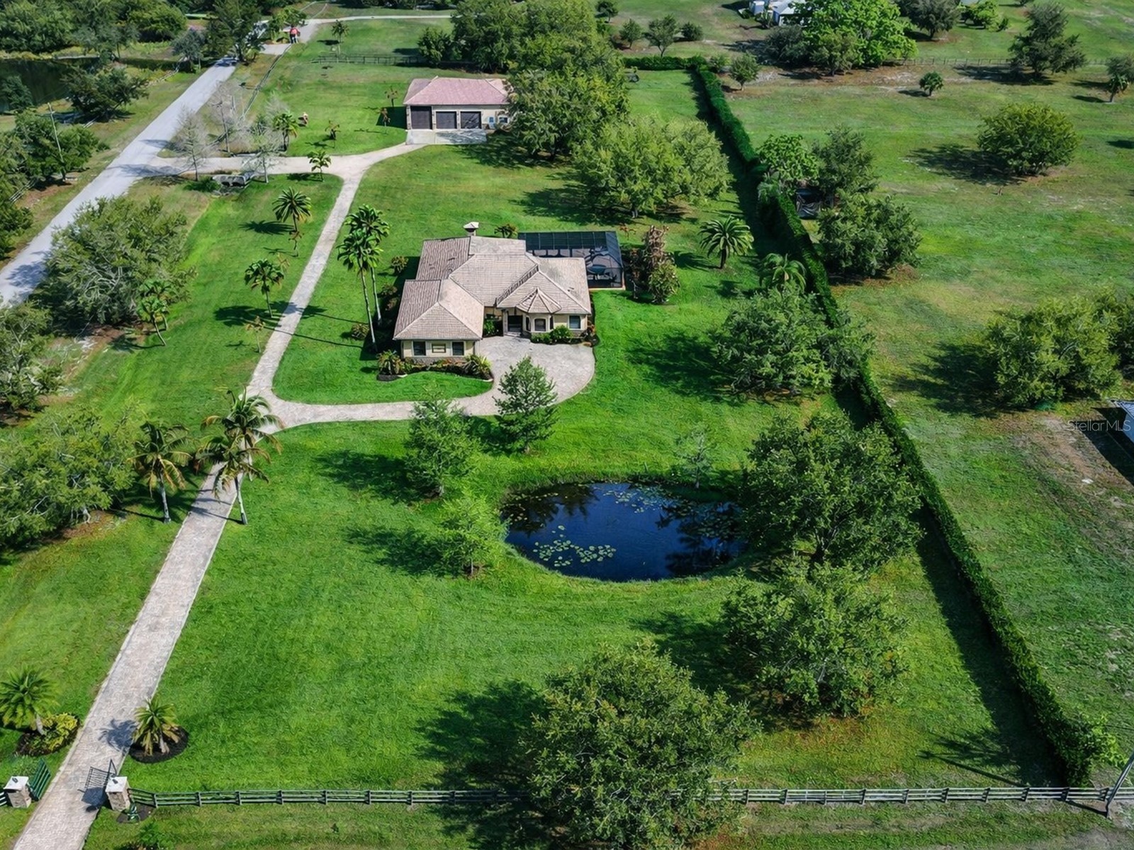 17001 Deer Prairie Drive Sarasota FL 34240 - 17001 DEER PRAIRIE A4684995 image1