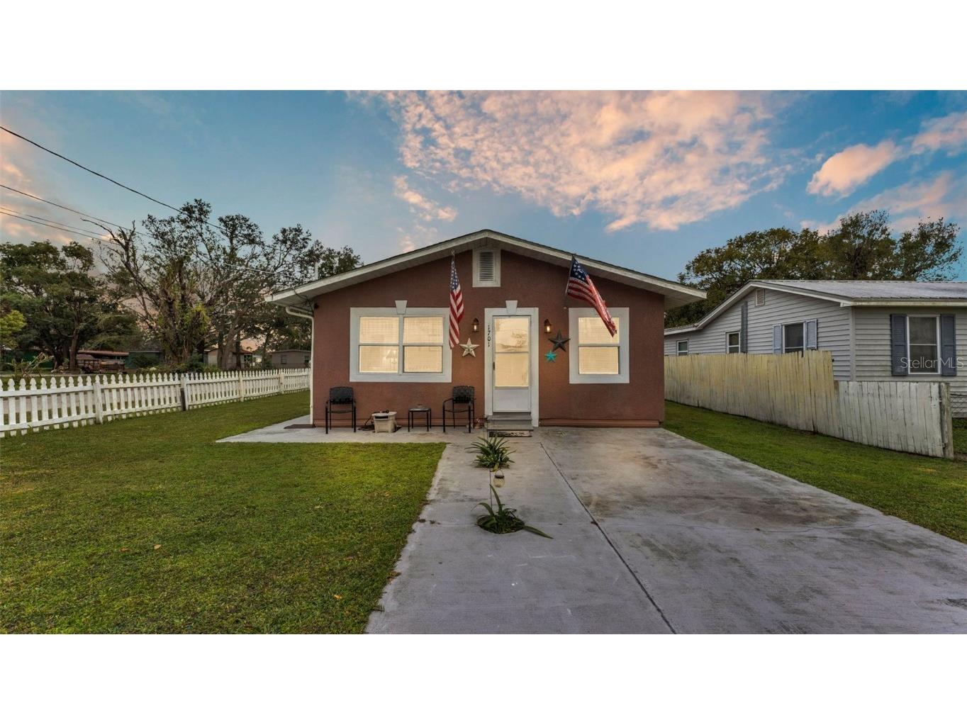 1701 Charles Avenue Plant City FL 33563 L4950061 image1