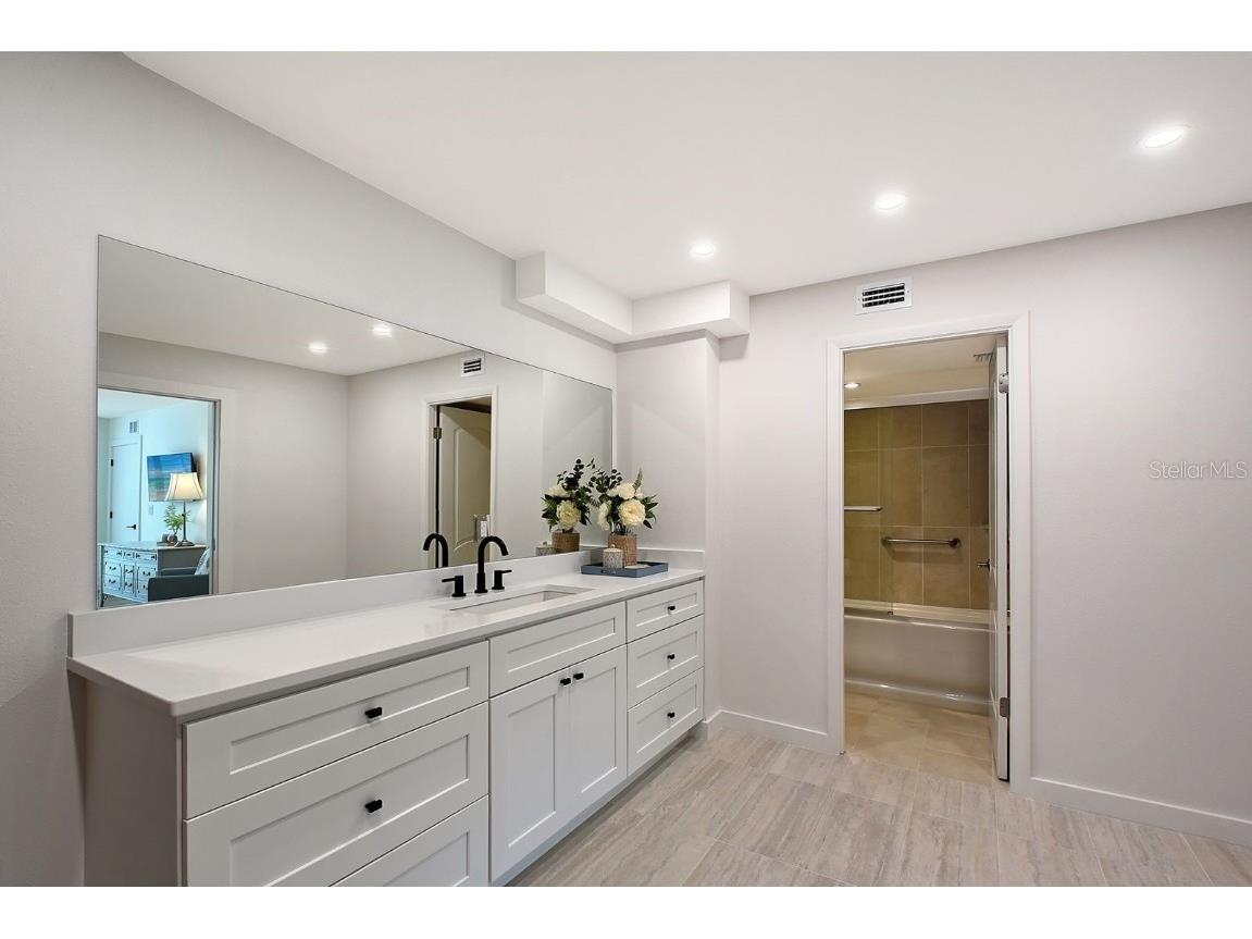 1701 Gulf Of Mexico Drive #404 Longboat Key FL 34228 - GULF OF MEXICO A4659020 image17