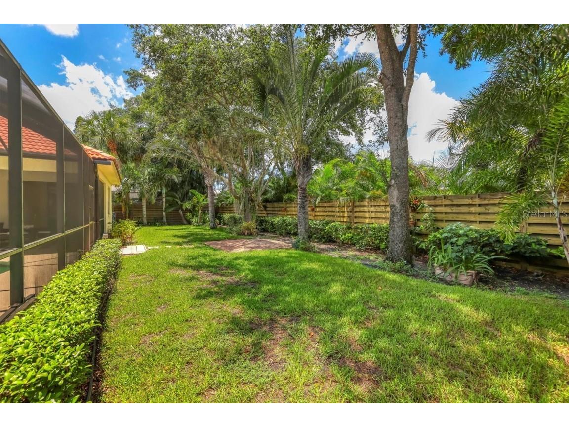1701 Hillview Street Sarasota FL 34239 A4617068 image1