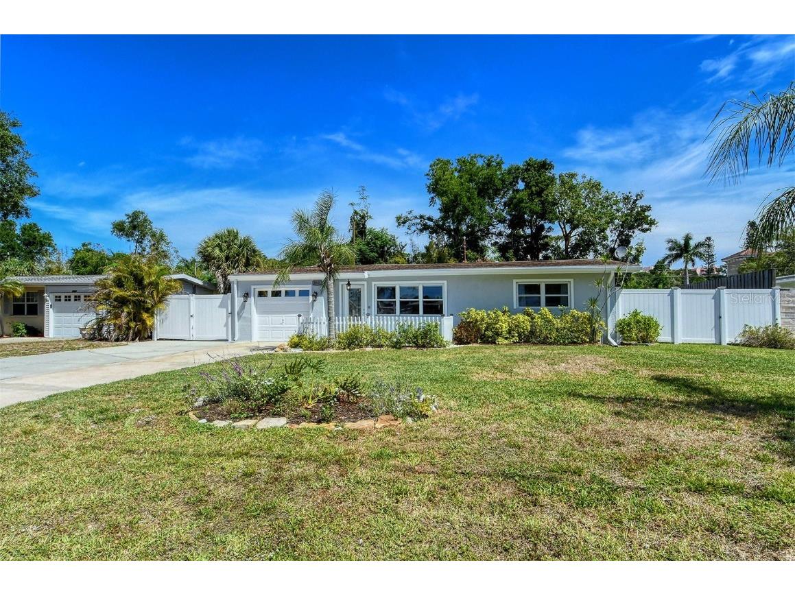 1701 Livingstone Street Sarasota FL 34231 A4567950 image1