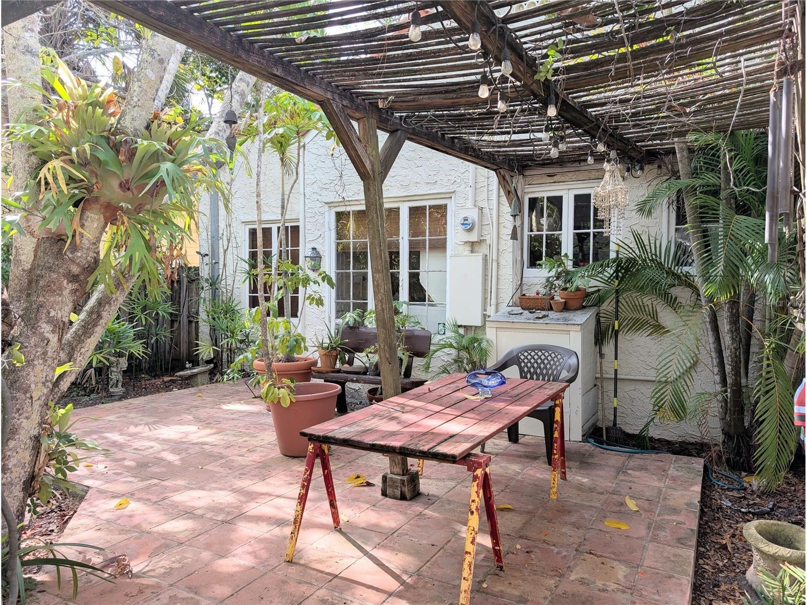 1701 Siesta Drive Sarasota FL 34239 A4690810 image3