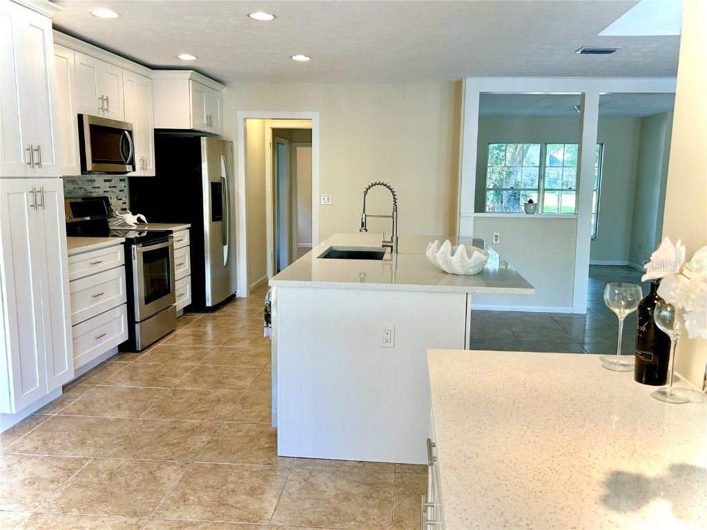 17017 Paula Lane Lutz FL 33558 - LKBARBARA LKHELENLKELLEN+4LK TB8403457 image21