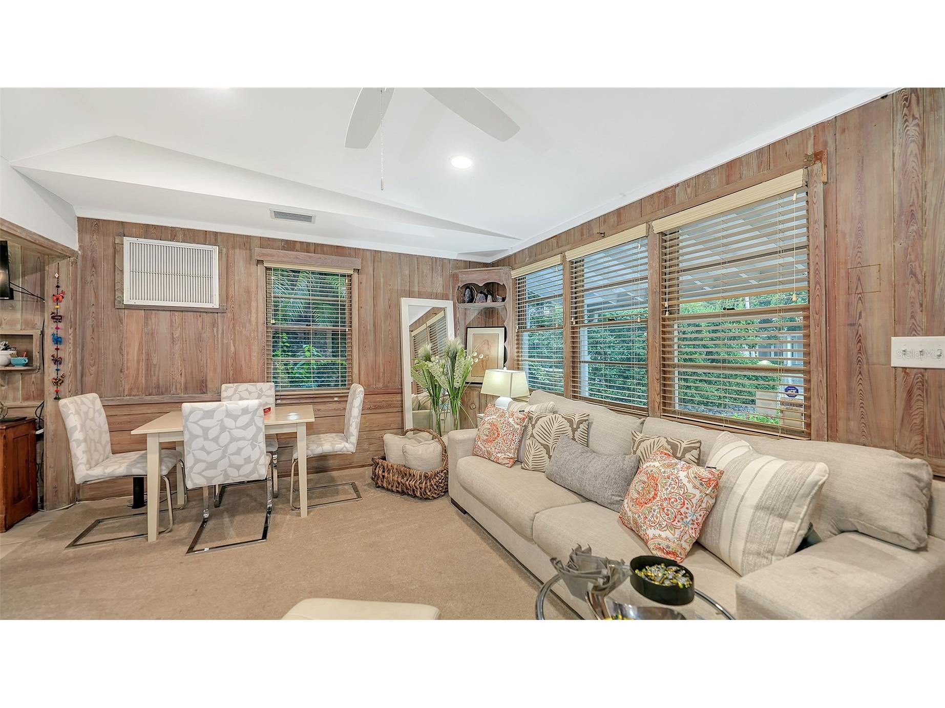 1702 Hillview Street Sarasota FL 34239 A4664314 image15