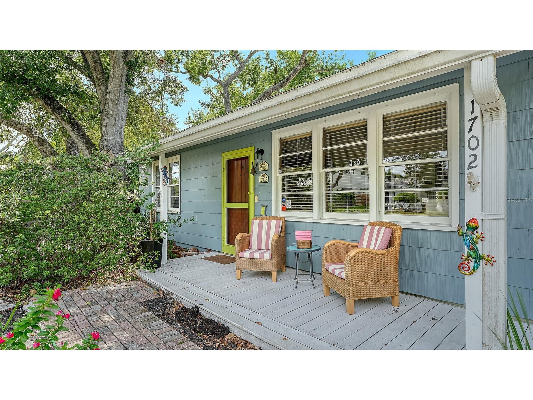 1702 Hillview Street Sarasota FL 34239 A4664314 image2