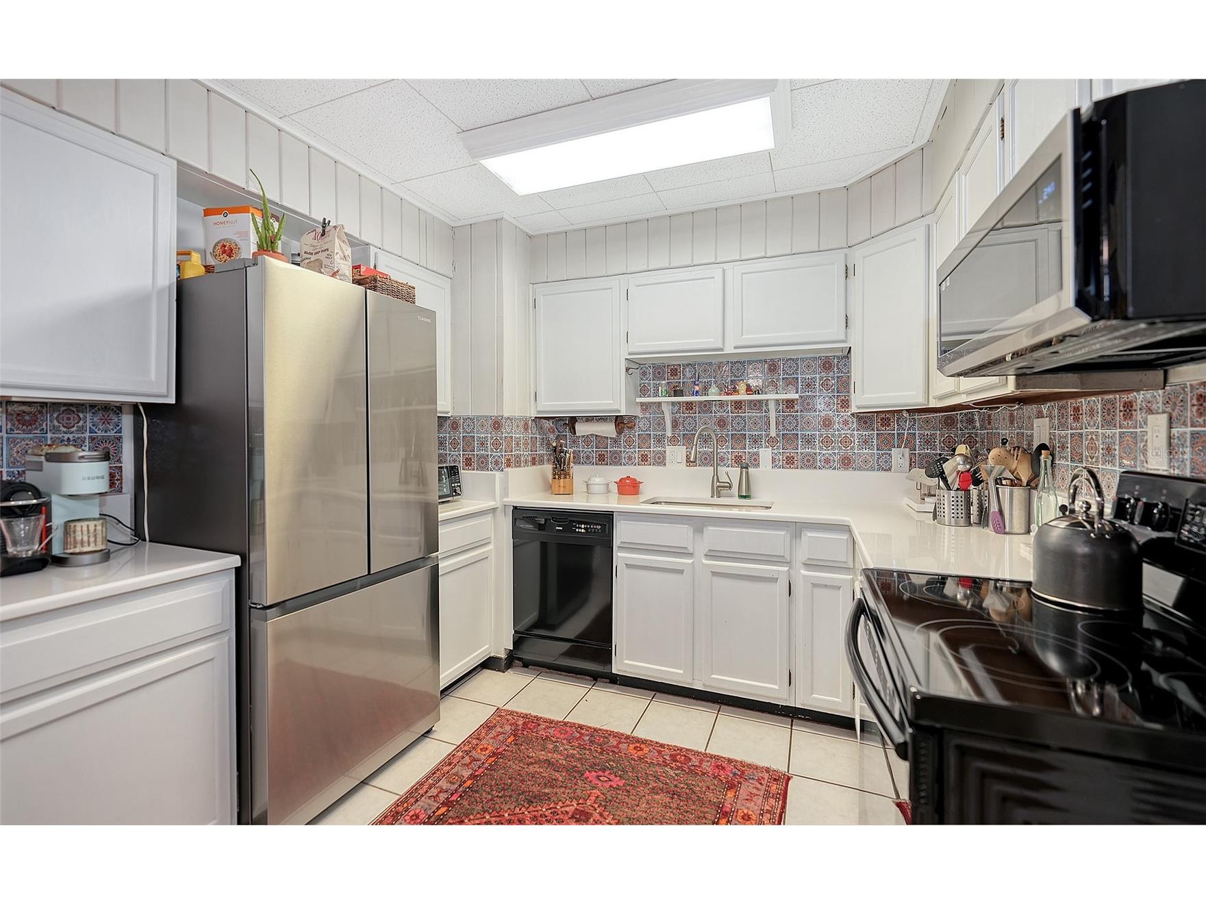 1702 Hillview Street Sarasota FL 34239 A4664314 image24