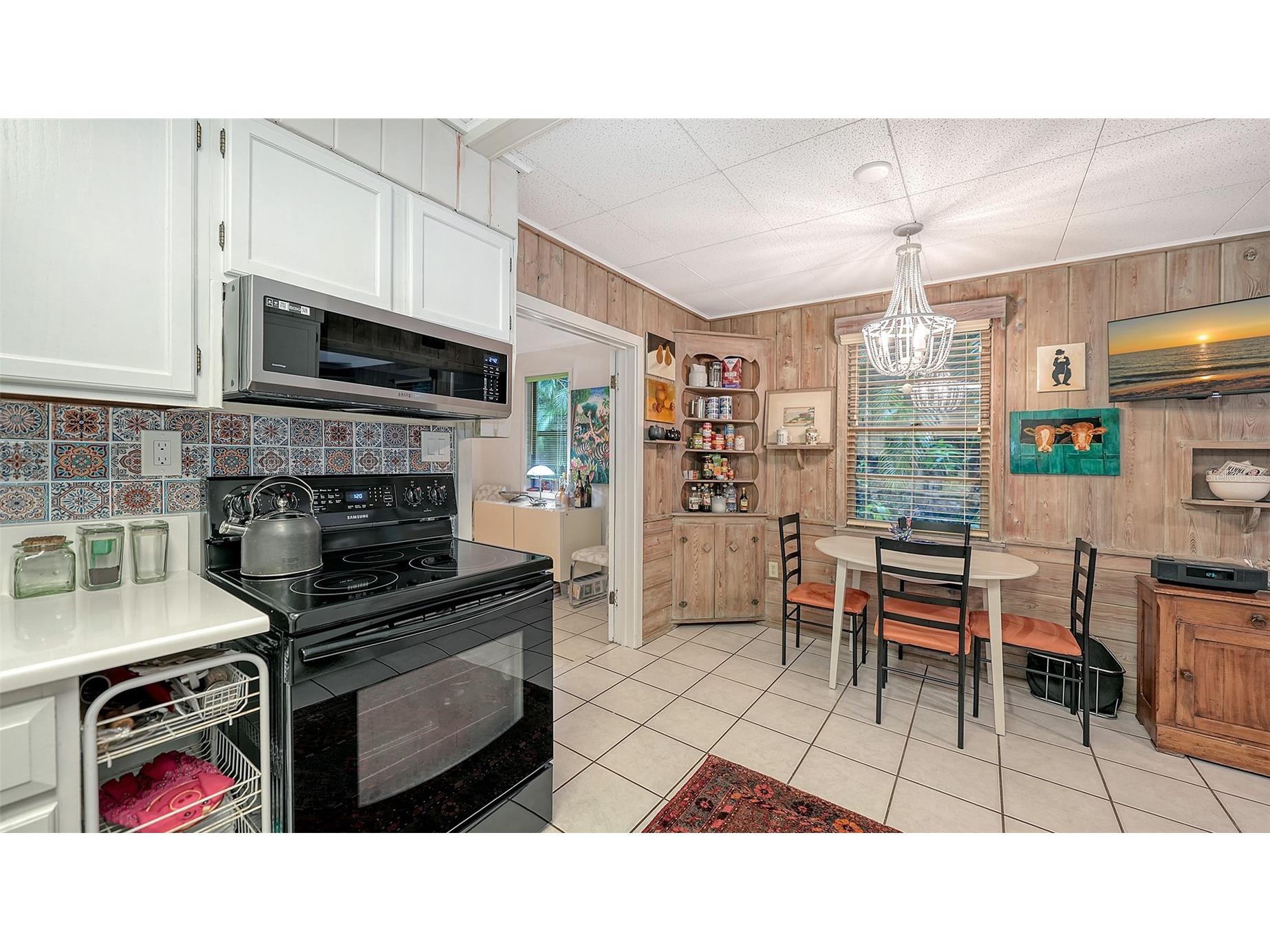1702 Hillview Street Sarasota FL 34239 A4664314 image26