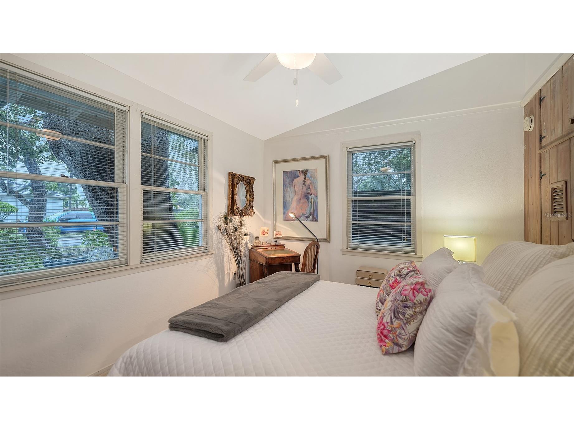 1702 Hillview Street Sarasota FL 34239 A4664314 image27