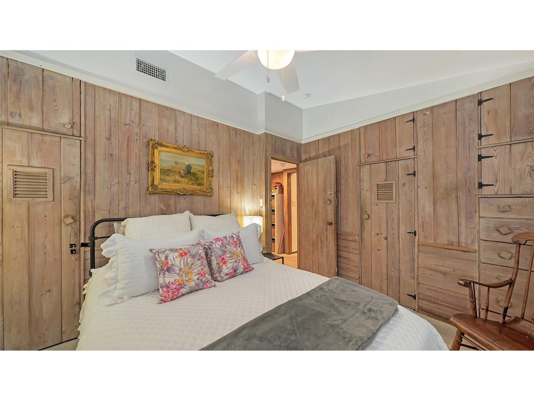 1702 Hillview Street Sarasota FL 34239 A4664314 image29