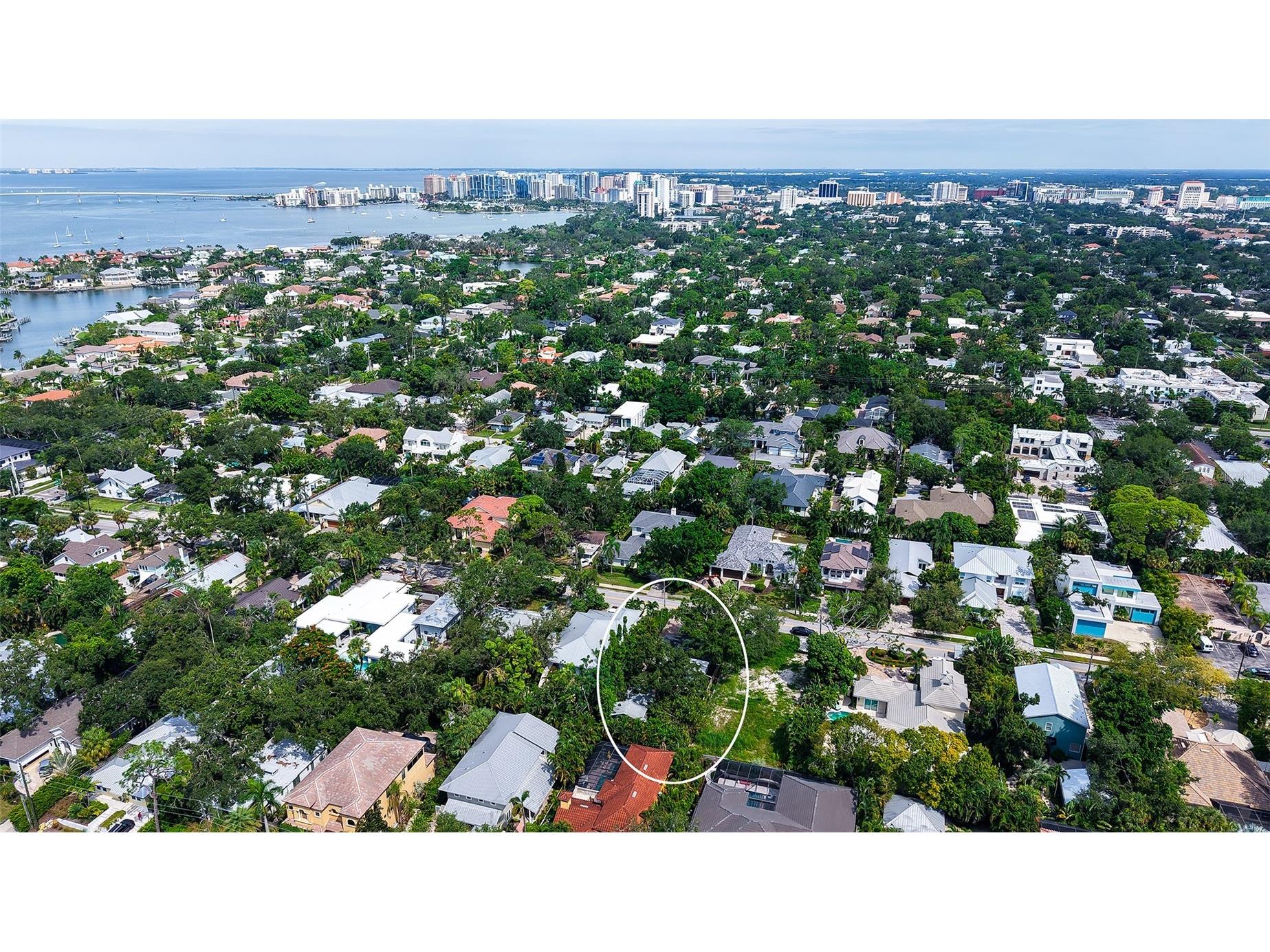 1702 Hillview Street Sarasota FL 34239 A4664314 image39
