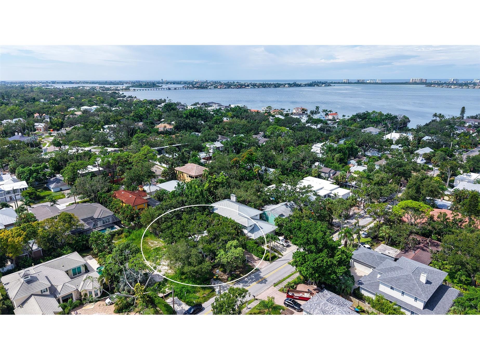 1702 Hillview Street Sarasota FL 34239 A4664314 image41