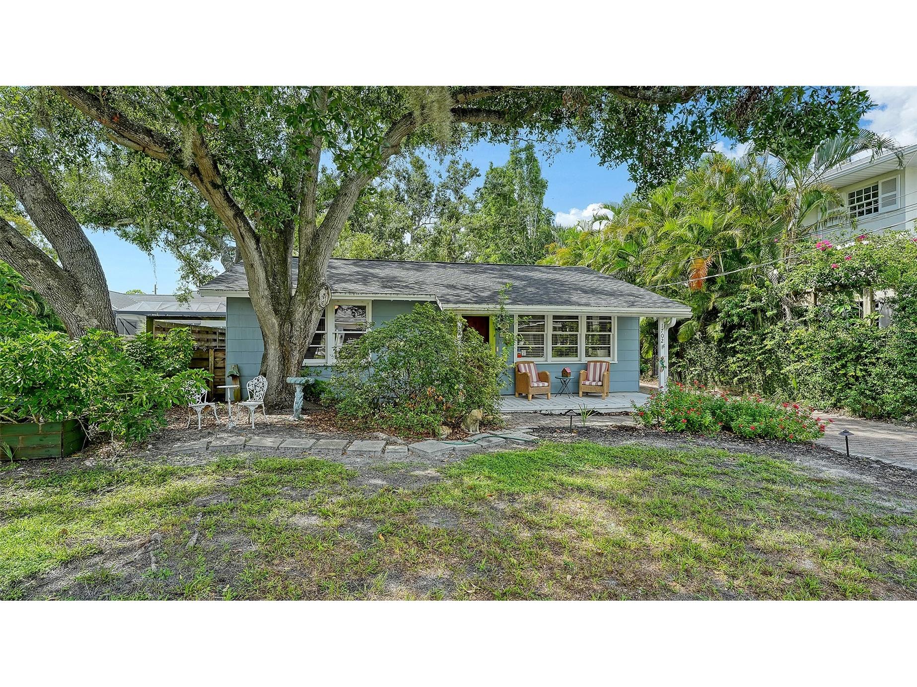 1702 Hillview Street Sarasota FL 34239 A4664314 image44
