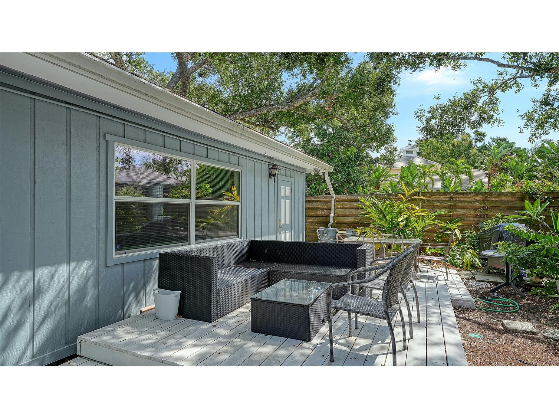 1702 Hillview Street Sarasota FL 34239 A4664314 image46