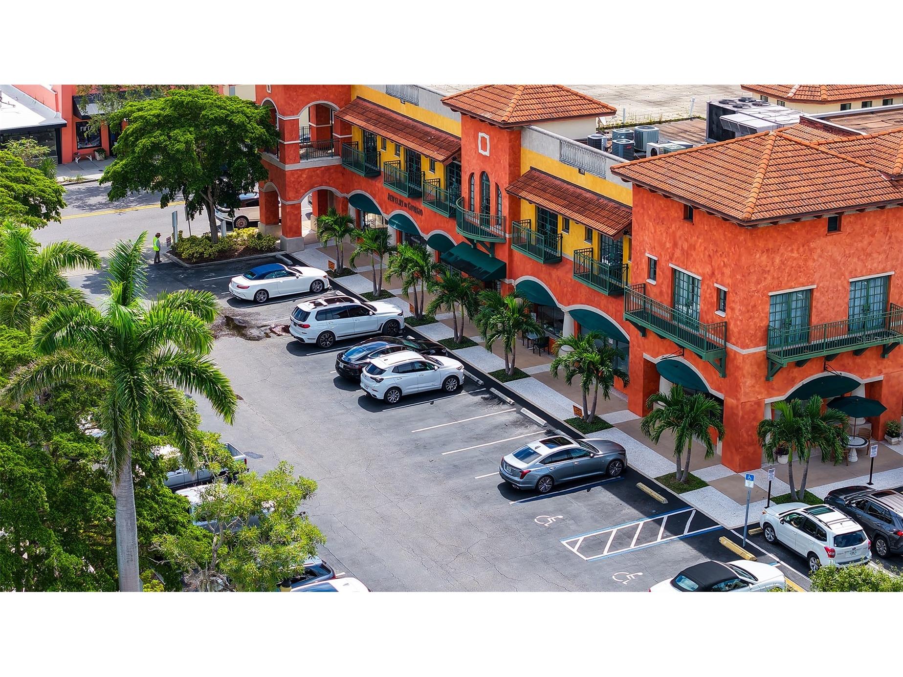 1702 Hillview Street Sarasota FL 34239 A4664314 image58