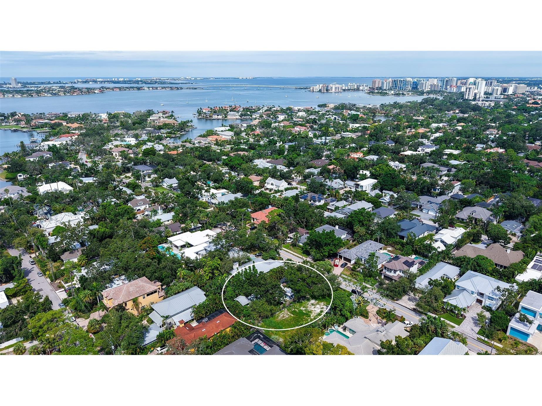 1702 Hillview Street Sarasota FL 34239 A4664314 image6