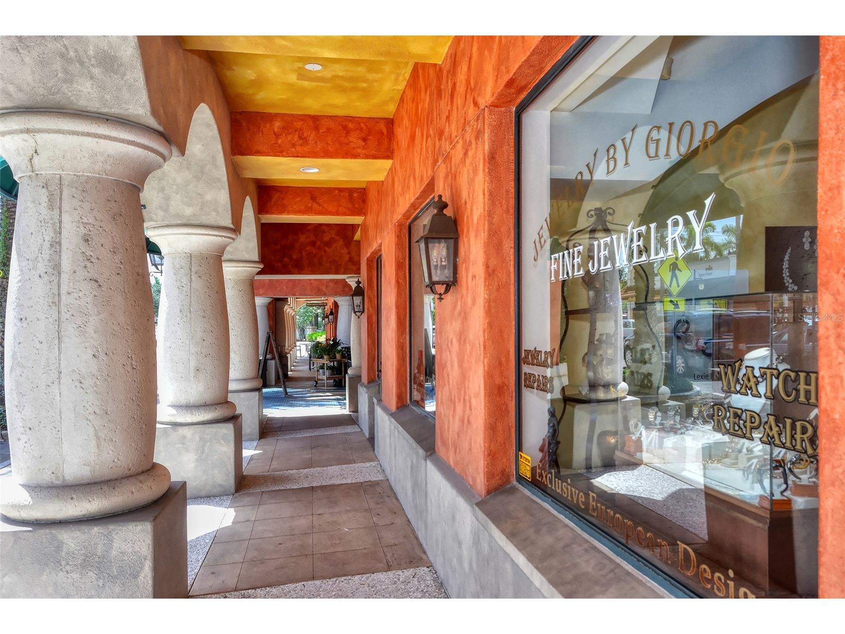 1702 Hillview Street Sarasota FL 34239 A4664314 image64