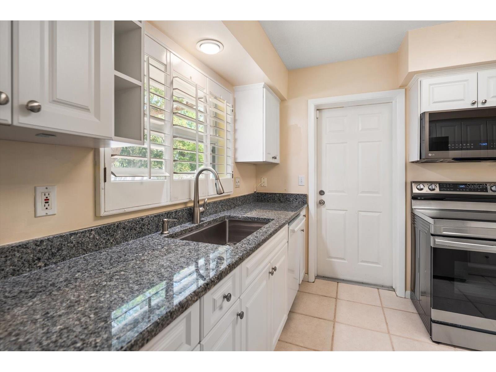 1702 Meredith Lane Belleair FL 33756 TB8502139 image18