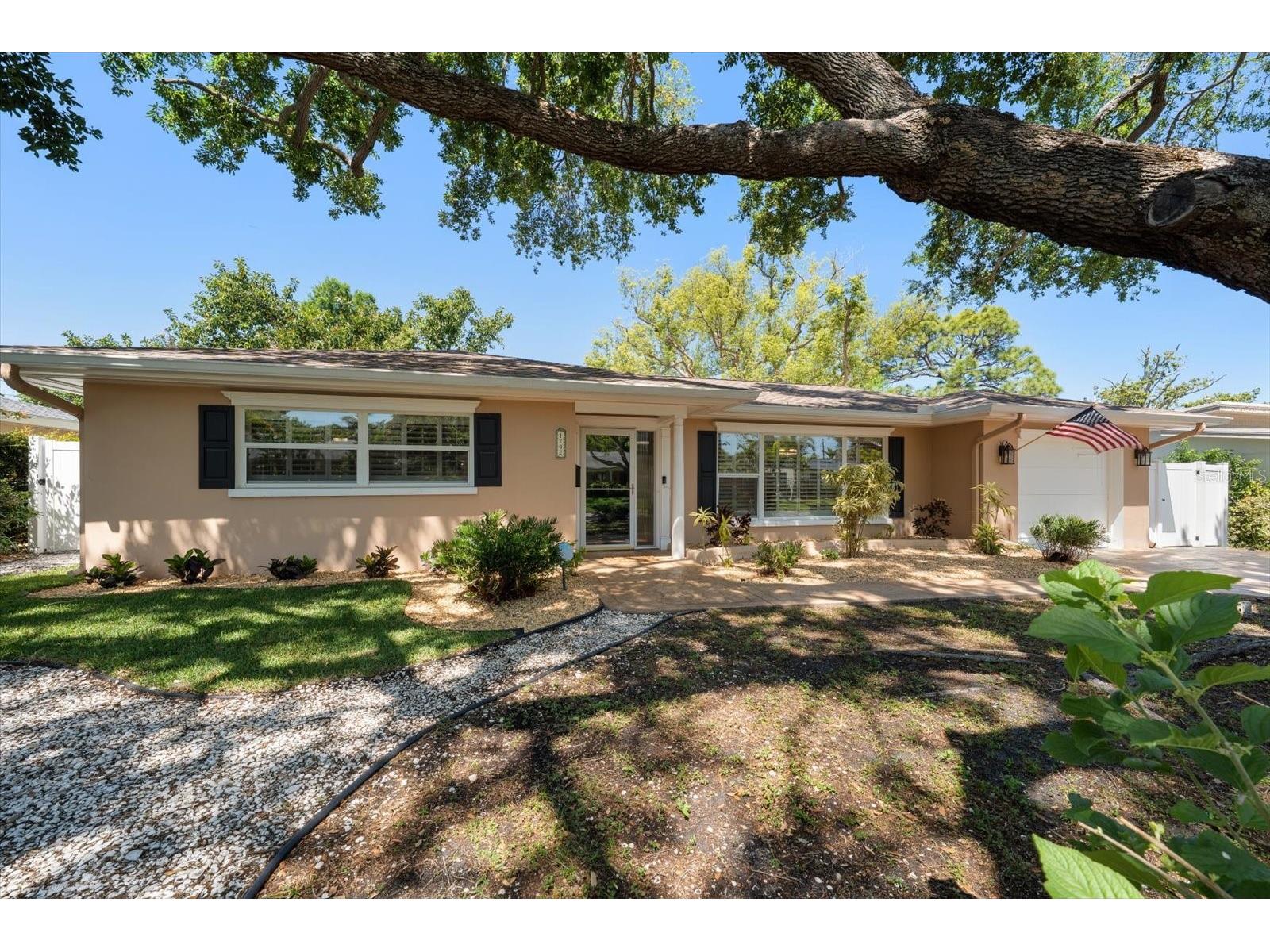 1702 Meredith Lane Belleair FL 33756 TB8502139 image4