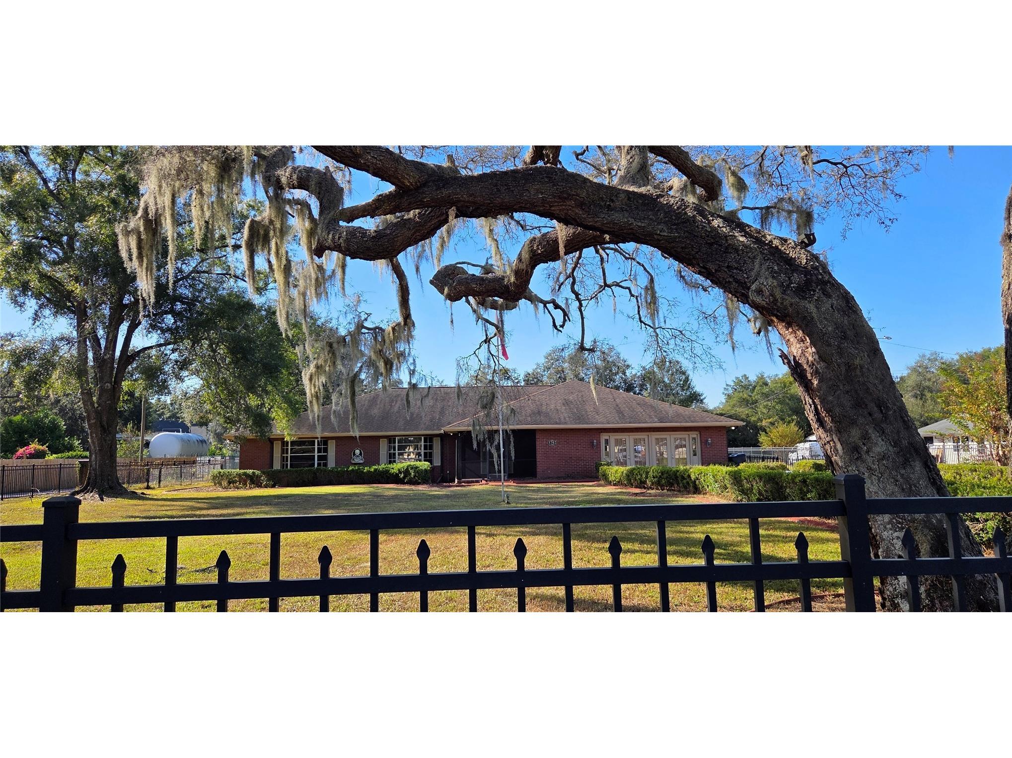 1702 S Miller Road Valrico FL 33594 L4957918 image1