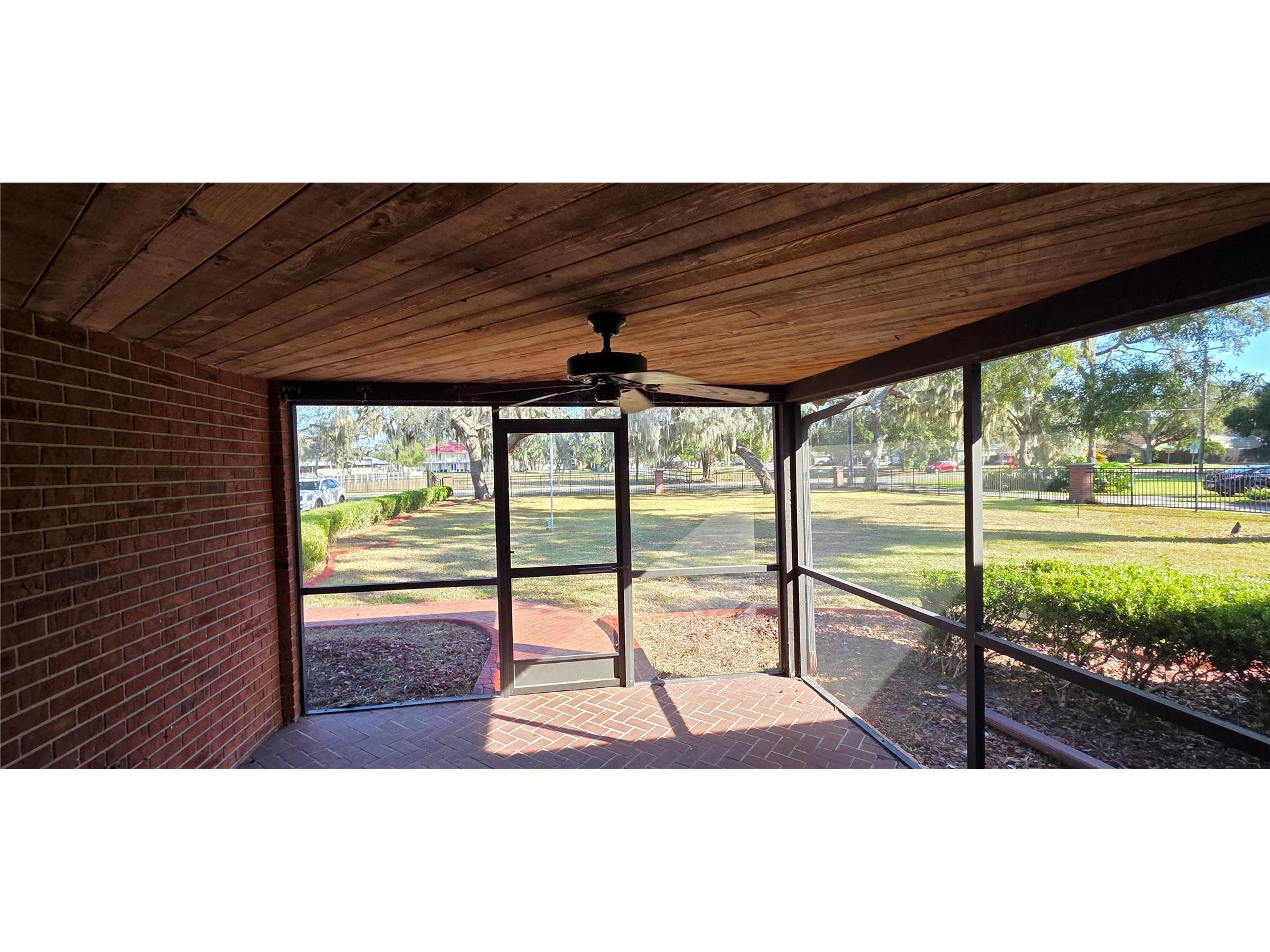 1702 S Miller Road Valrico FL 33594 L4957918 image4