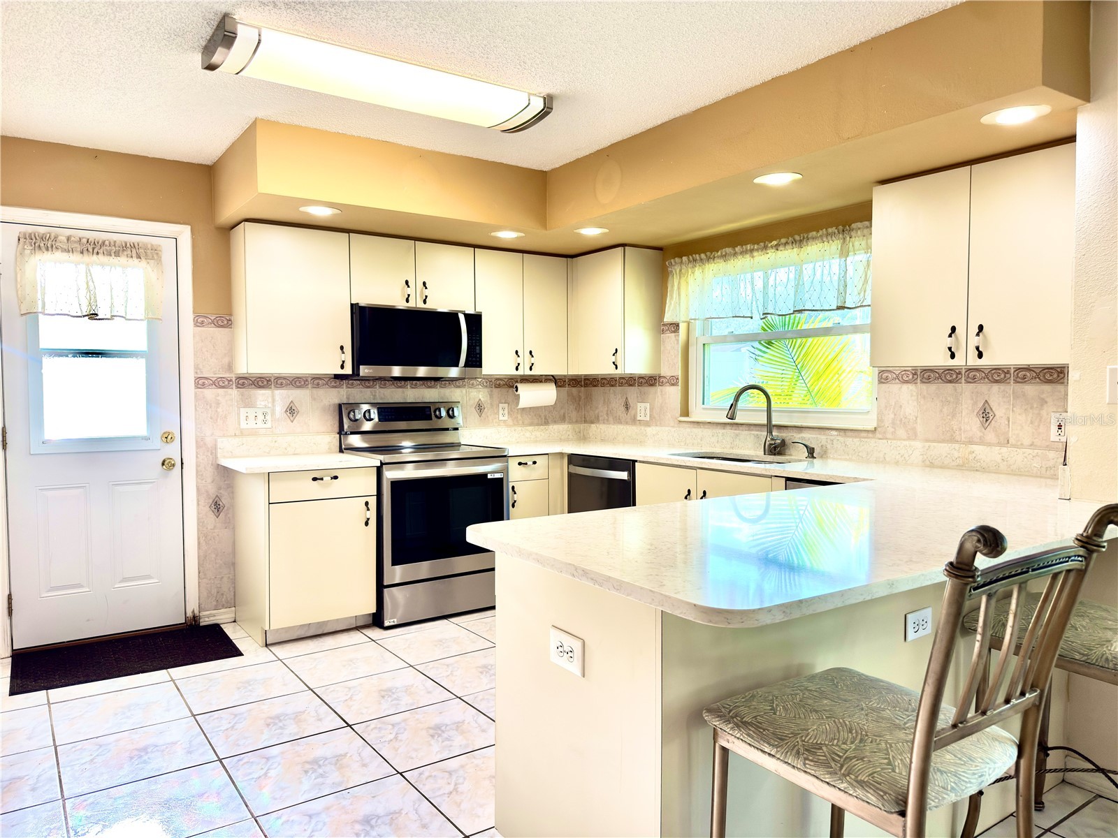 1702 Sunkissed Drive Tarpon Springs FL 34689 TB8502362 image3