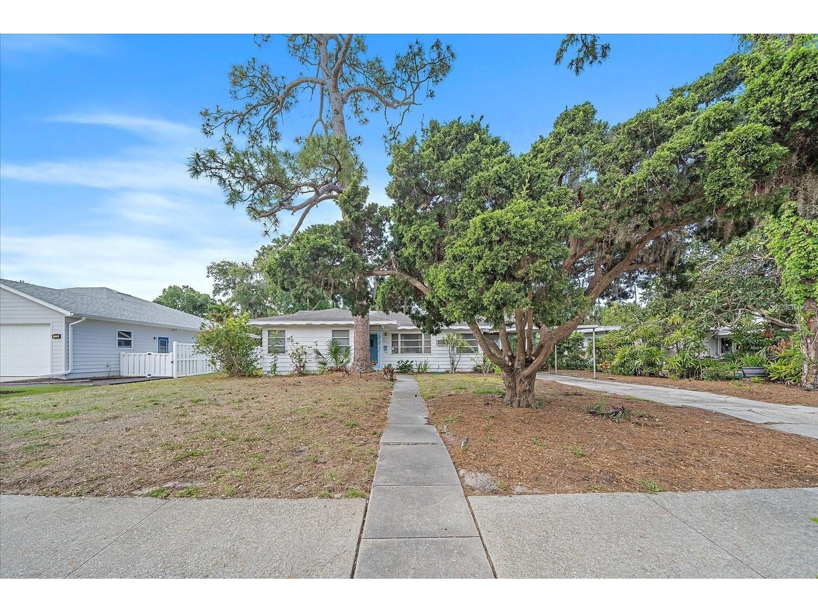 1702 Waldemere Street Sarasota FL 34239 A4690767 image2
