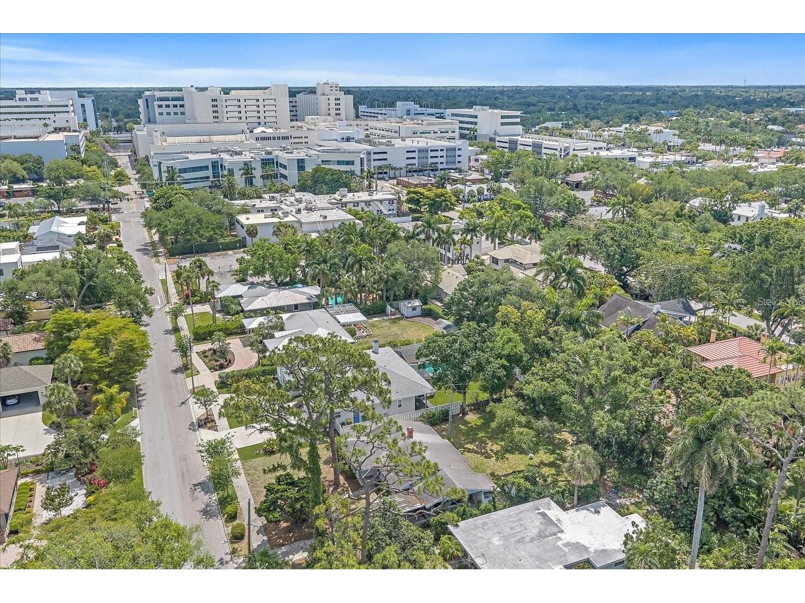 1702 Waldemere Street Sarasota FL 34239 A4690767 image5