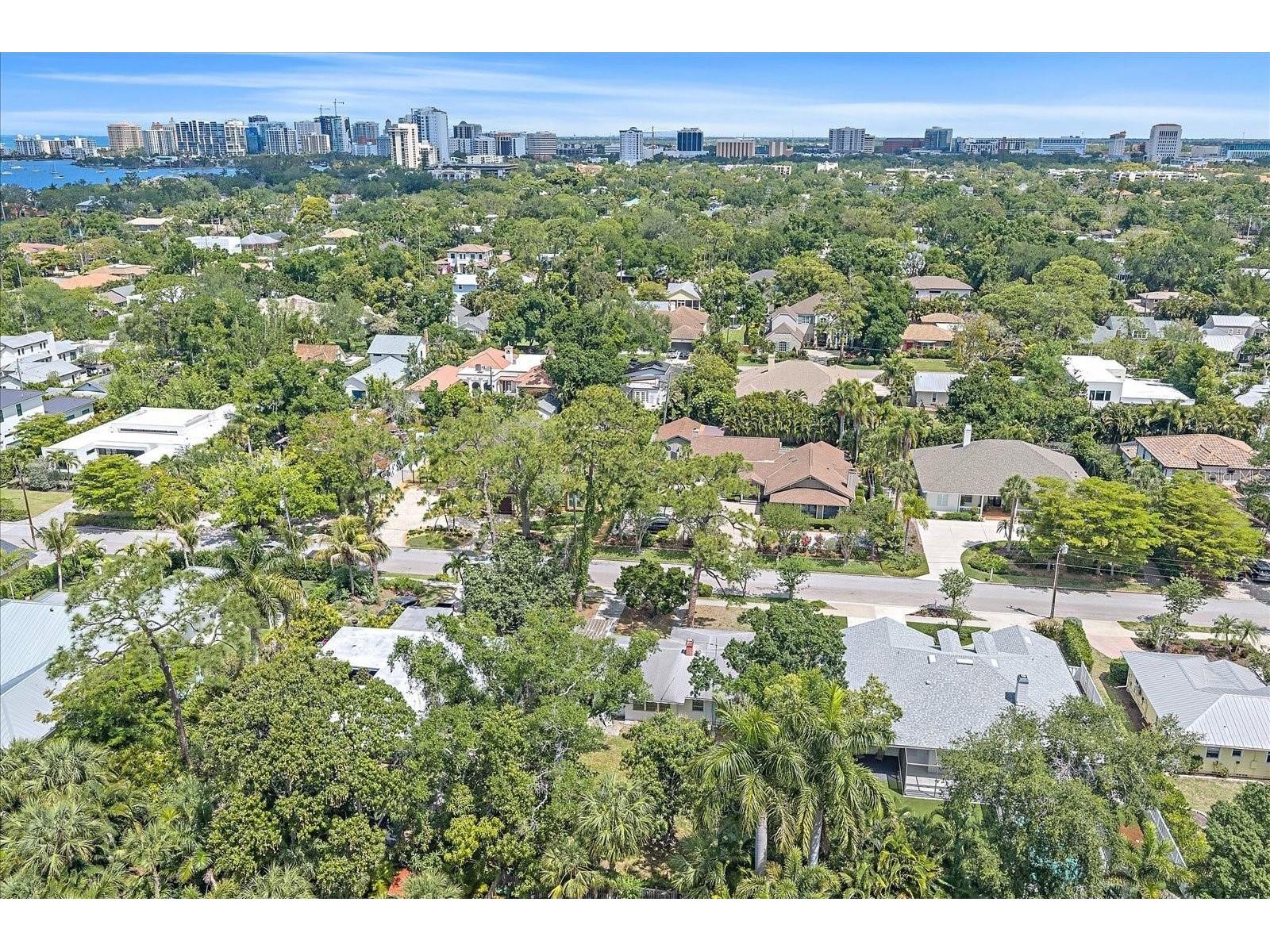 1702 Waldemere Street Sarasota FL 34239 A4690767 image9