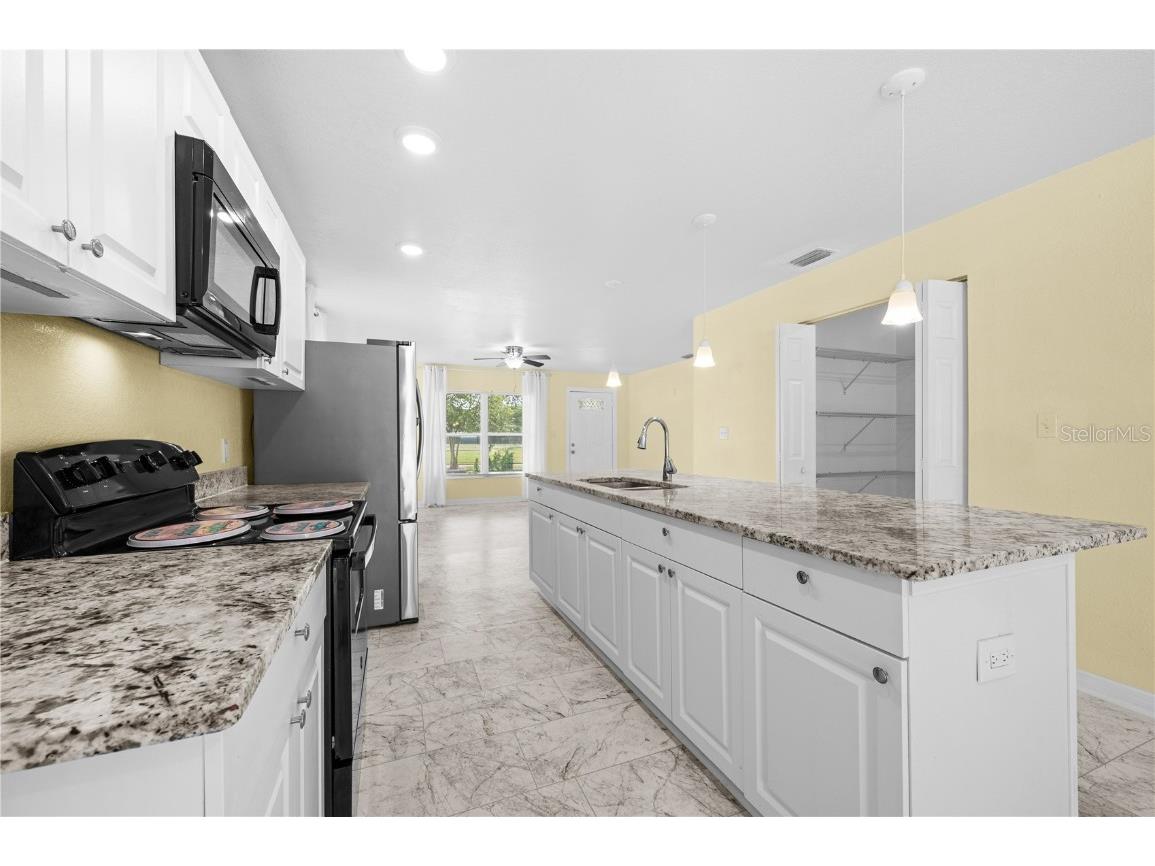 1703 12th Street S Saint Petersburg FL 33705 C7515339 image17