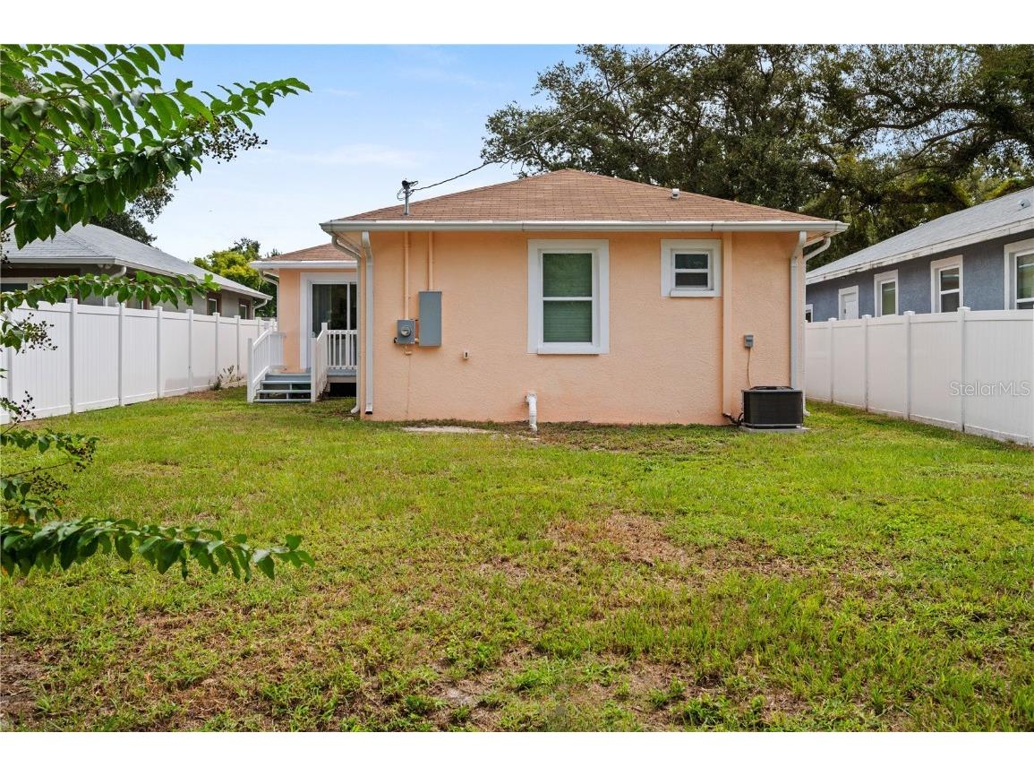 1703 12th Street S Saint Petersburg FL 33705 C7515339 image48