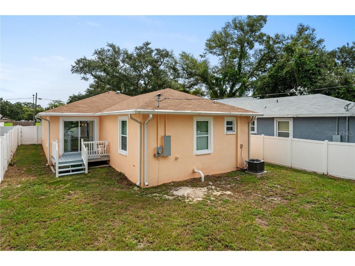 1703 12th Street S Saint Petersburg FL 33705 C7515339 image51