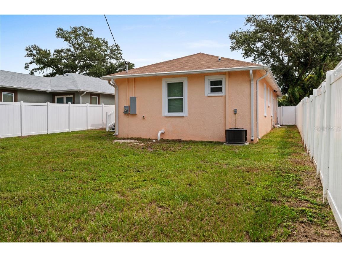 1703 12th Street S Saint Petersburg FL 33705 C7515339 image52