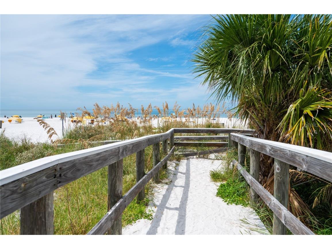1703 12th Street S Saint Petersburg FL 33705 C7515339 image68