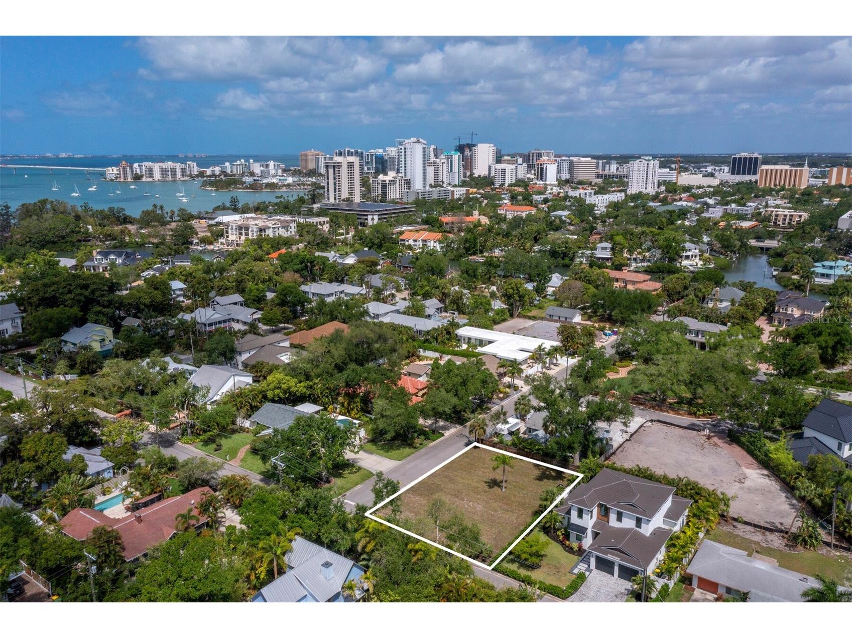 1703 Alta Vista Street Sarasota FL 34236 A4688569 image1