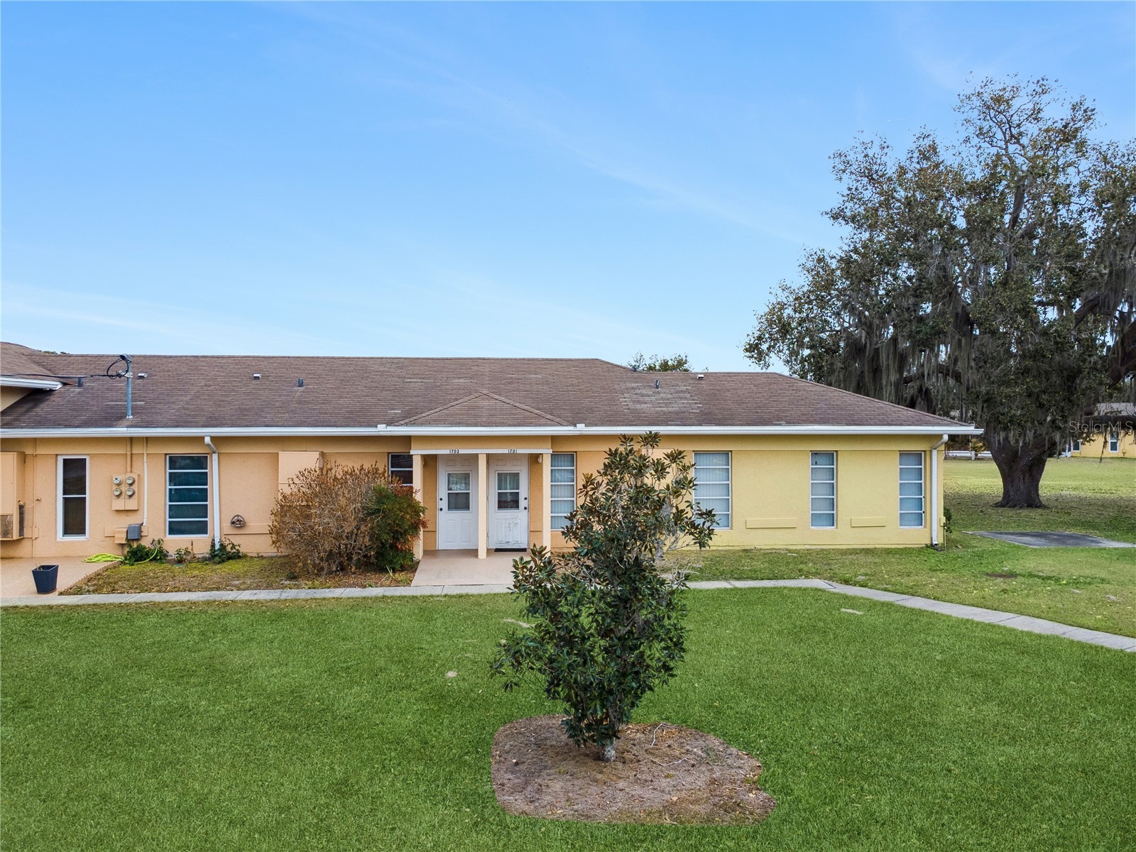 1703 Club Circle Lakeshore FL 33854 L4959671 image1