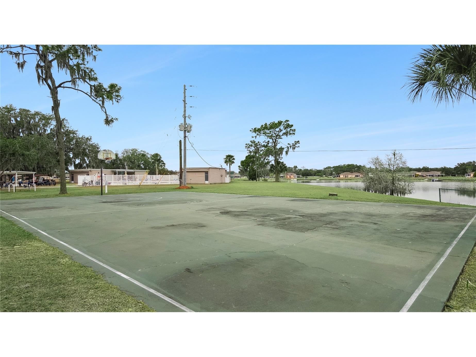 1703 Club Circle Lakeshore FL 33854 L4959671 image43