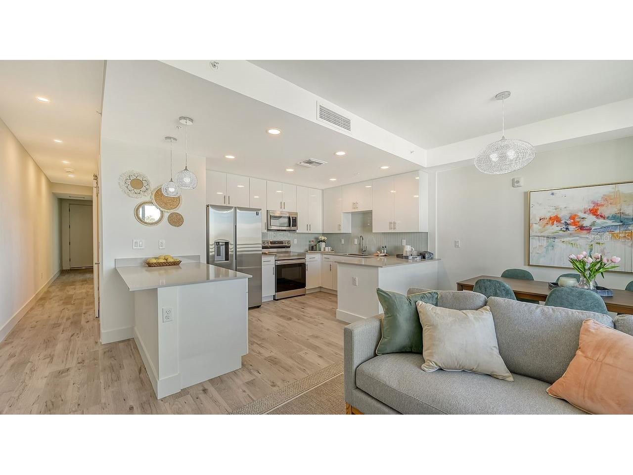 1703 N Tamiami Trail #404 Sarasota FL 34234 A4673230 image21