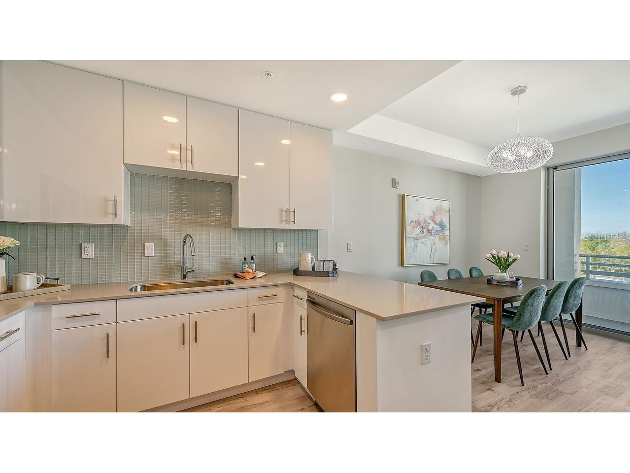 1703 N Tamiami Trail #404 Sarasota FL 34234 A4673230 image24