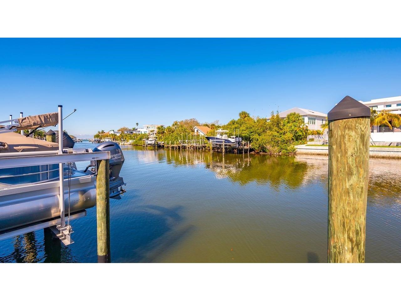 1703 N Tamiami Trail #404 Sarasota FL 34234 A4673230 image35