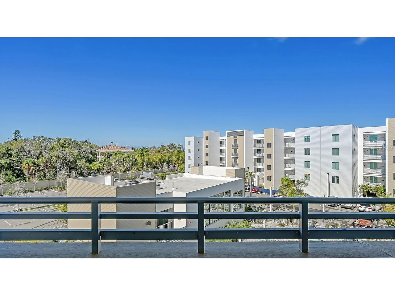 1703 N Tamiami Trail #404 Sarasota FL 34234 A4673230 image36